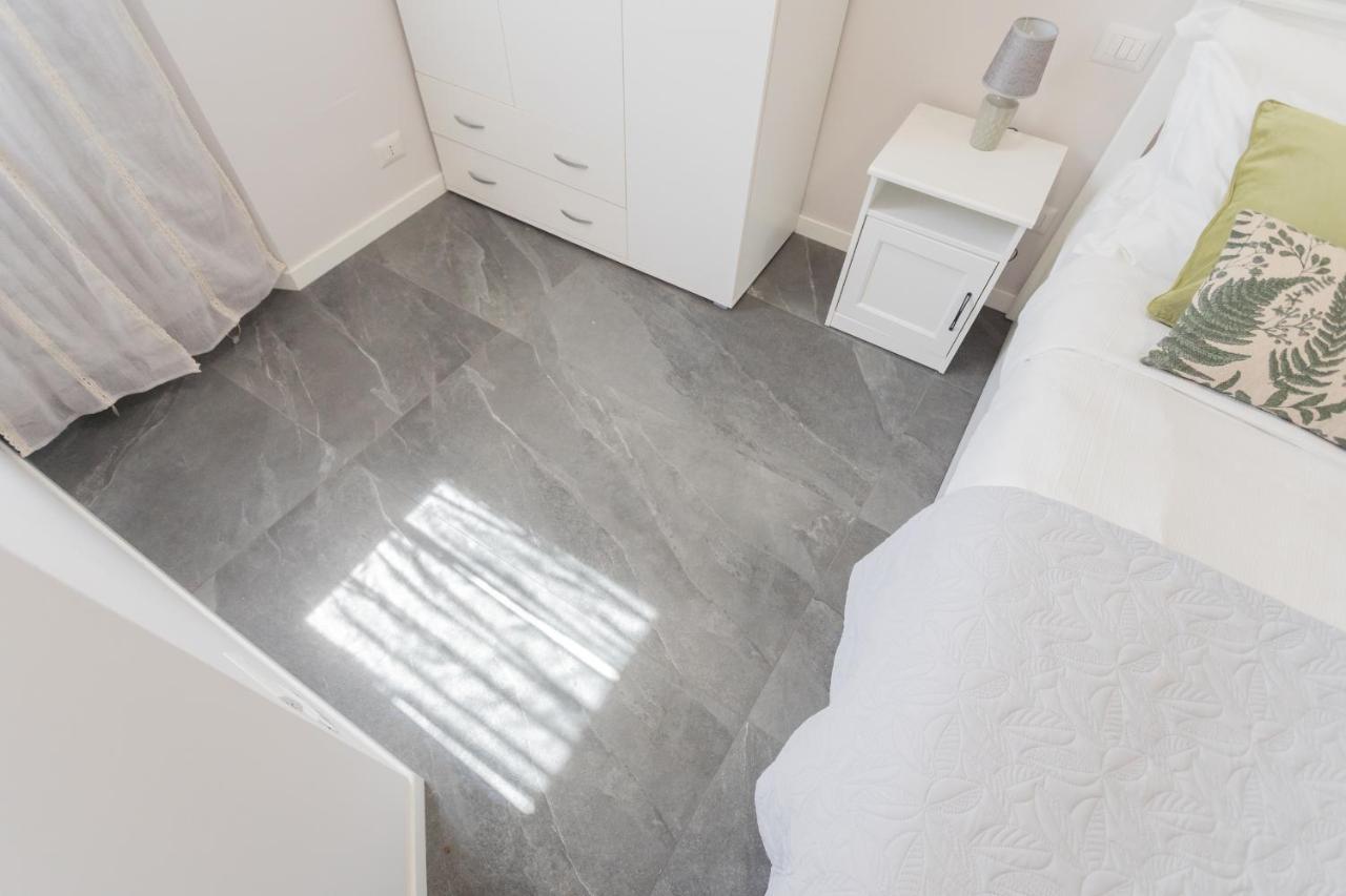 Sant'Agostino Apartments By Rent All コモ エクステリア 写真