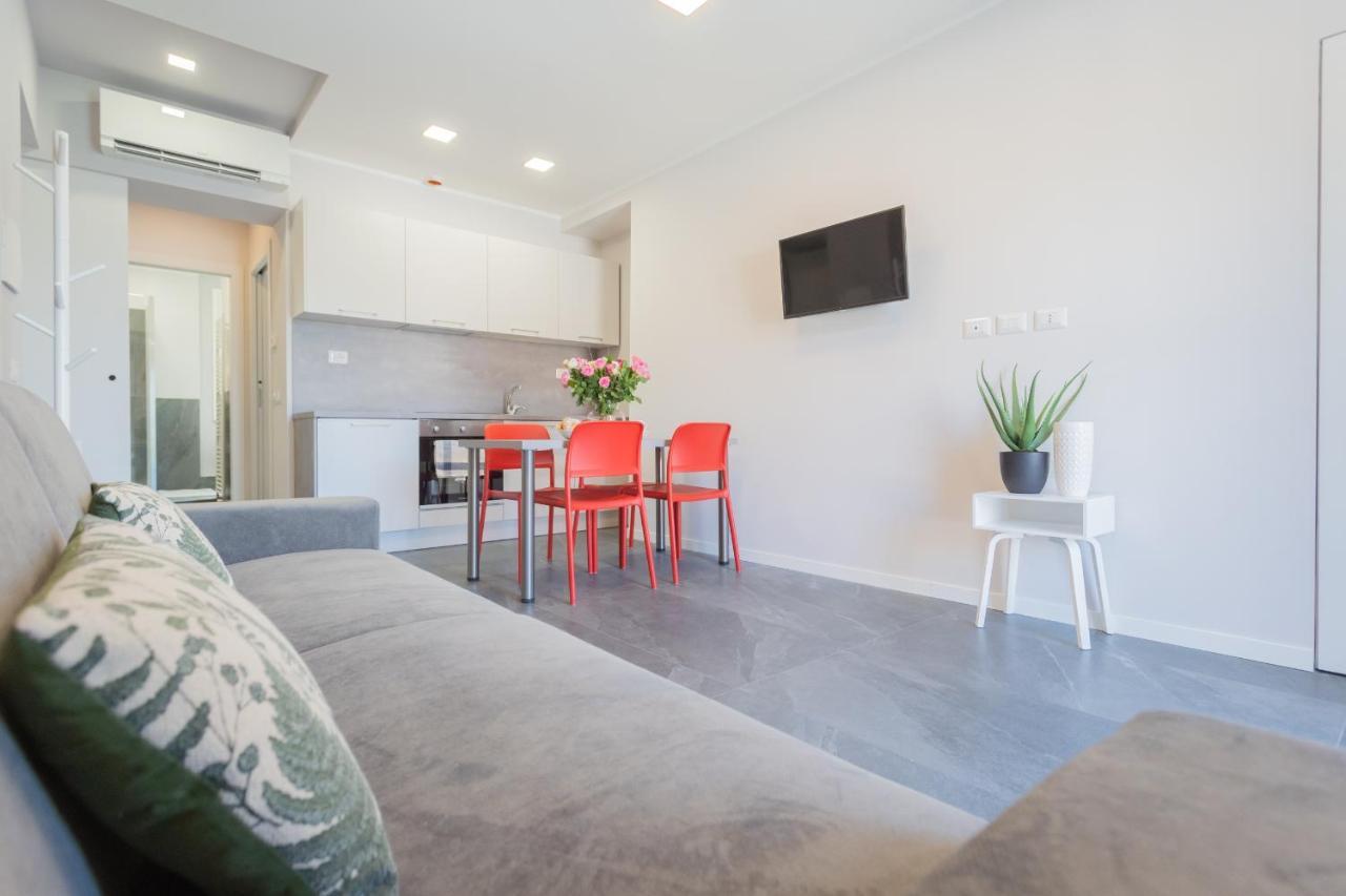 Sant'Agostino Apartments By Rent All コモ エクステリア 写真