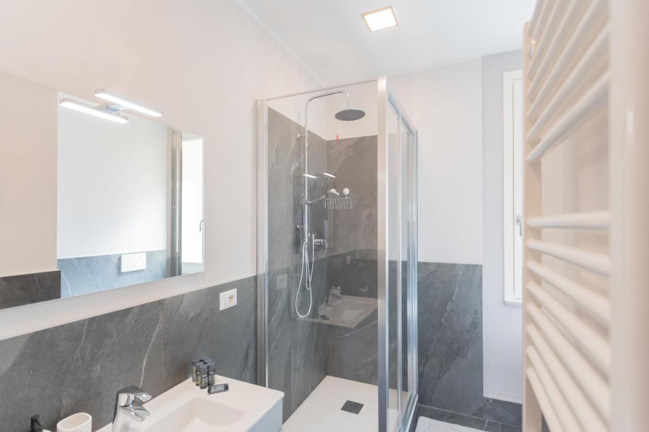 Sant'Agostino Apartments By Rent All コモ エクステリア 写真