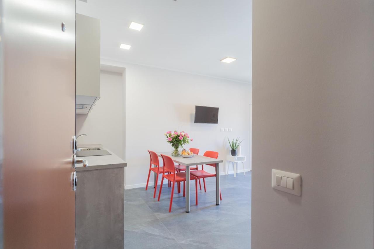 Sant'Agostino Apartments By Rent All コモ エクステリア 写真