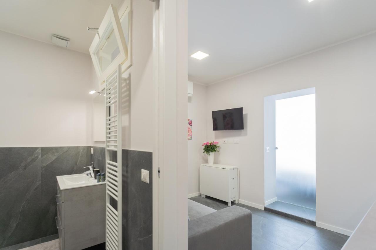 Sant'Agostino Apartments By Rent All コモ エクステリア 写真