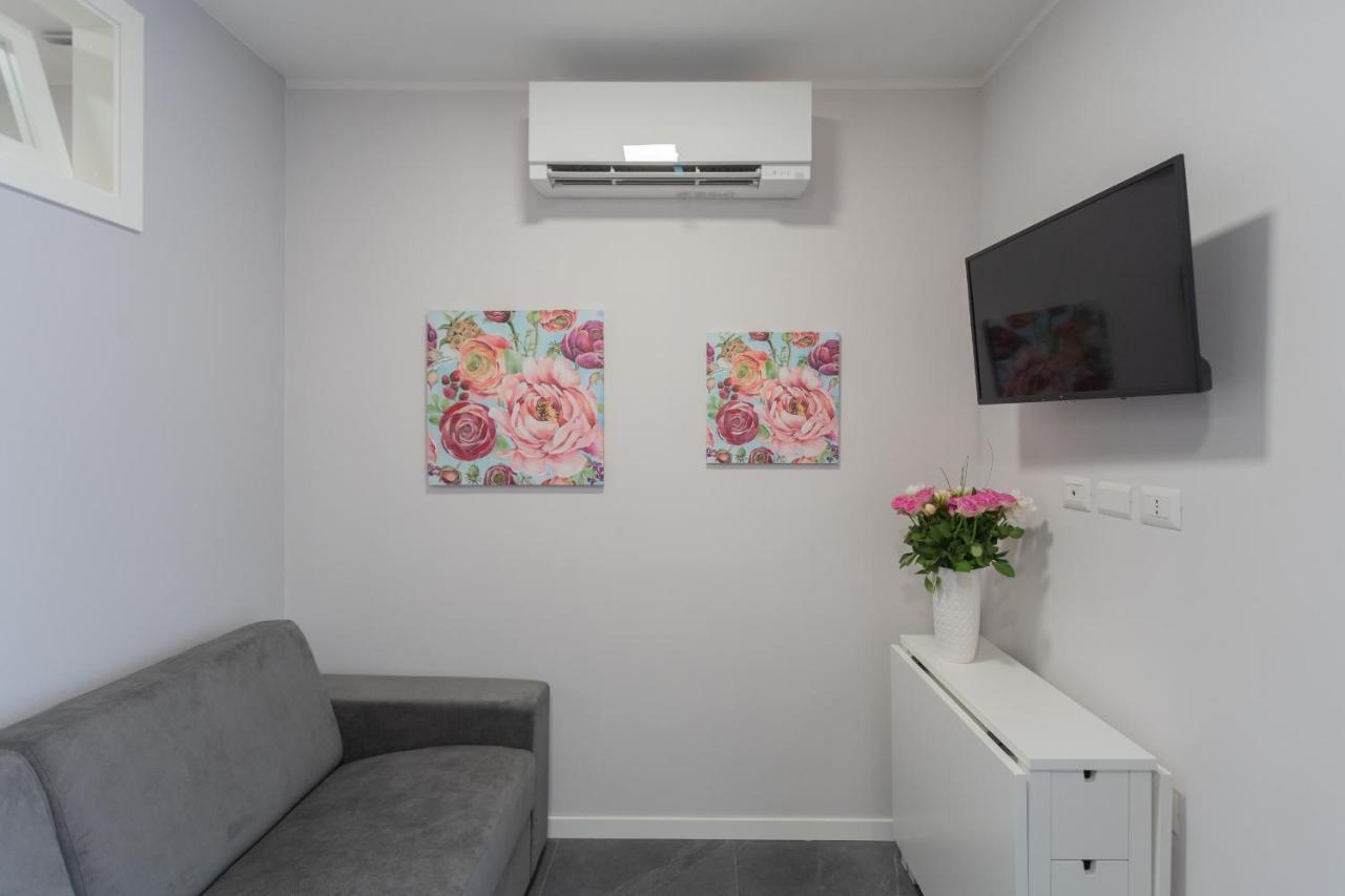 Sant'Agostino Apartments By Rent All コモ エクステリア 写真